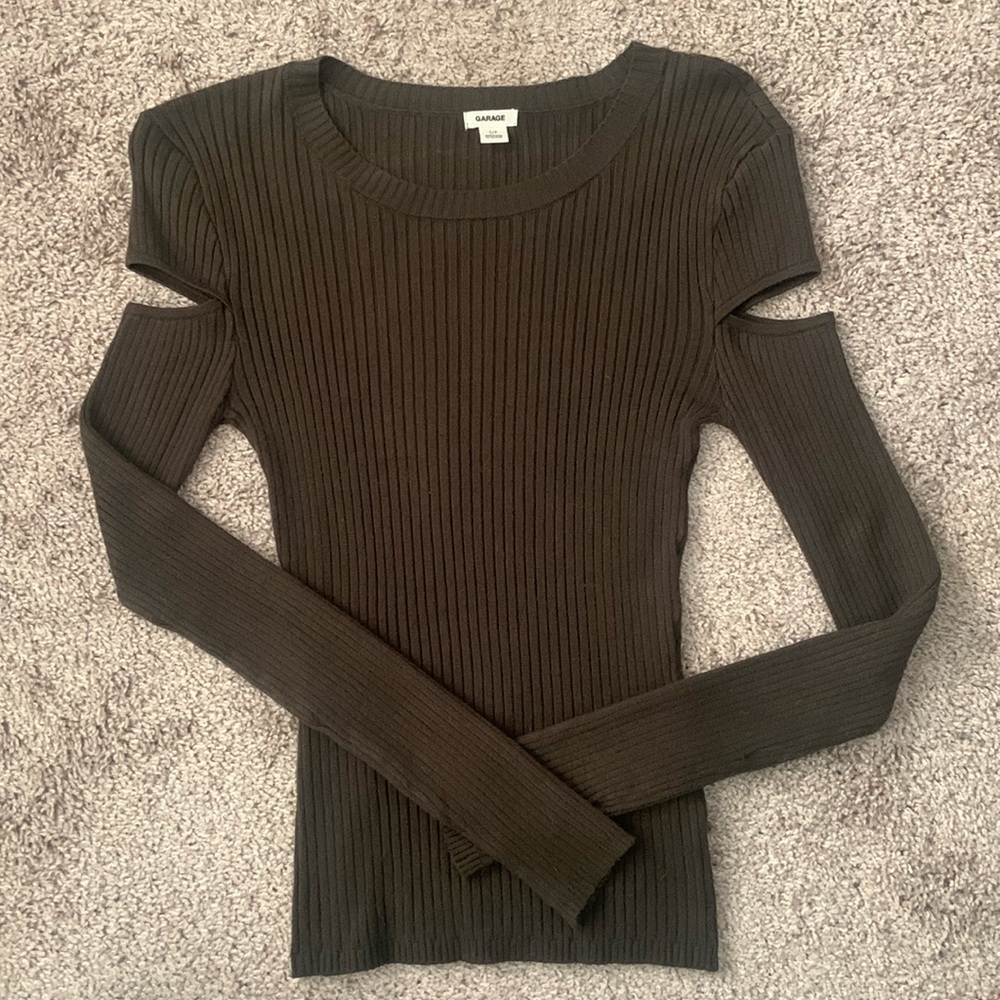 Garage Cut out Sleeve Top